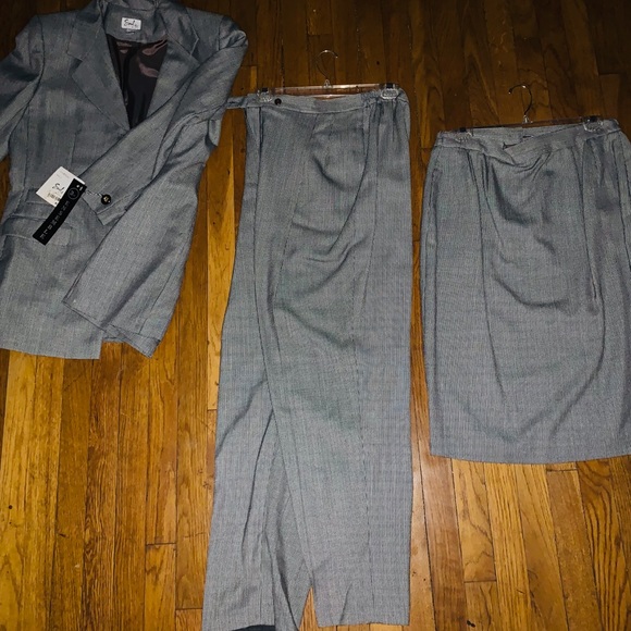 Emily Grey Suit - Picture 5 of 5